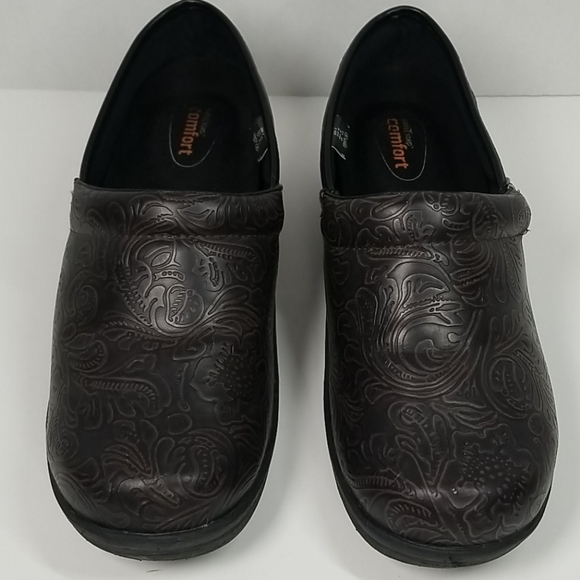 safeTstep Women's Slip Resistant Brown Clogs - Picture 4 of 8